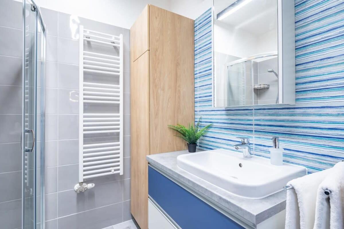 Brand New Central Flat Budapest Luaran gambar